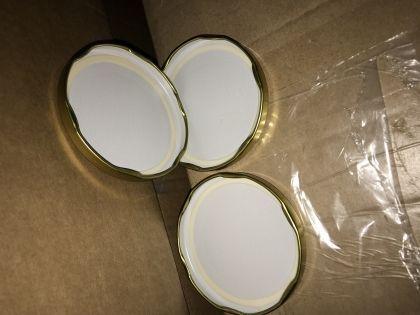 Капачки ТО  Ф 82 голд ,  Люка , кашон  700 бр. 
