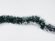 КОЛЕДНА УКРАСА ГИРЛЯНД 2М/5СМ. ТЪМНО ЗЕЛЕНО/БЯЛО